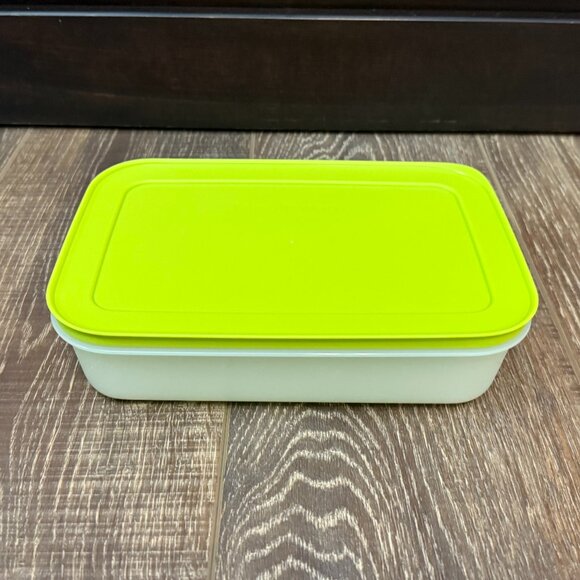 Tupperware Freezer Mates Plus Shallow Medium Container - Picture 3 of 16